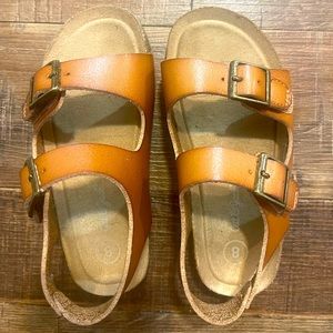 Cute brown sandals 8T